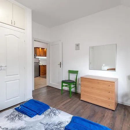 Apartament Apartment In White - Top Center Two-Bedroom Flat